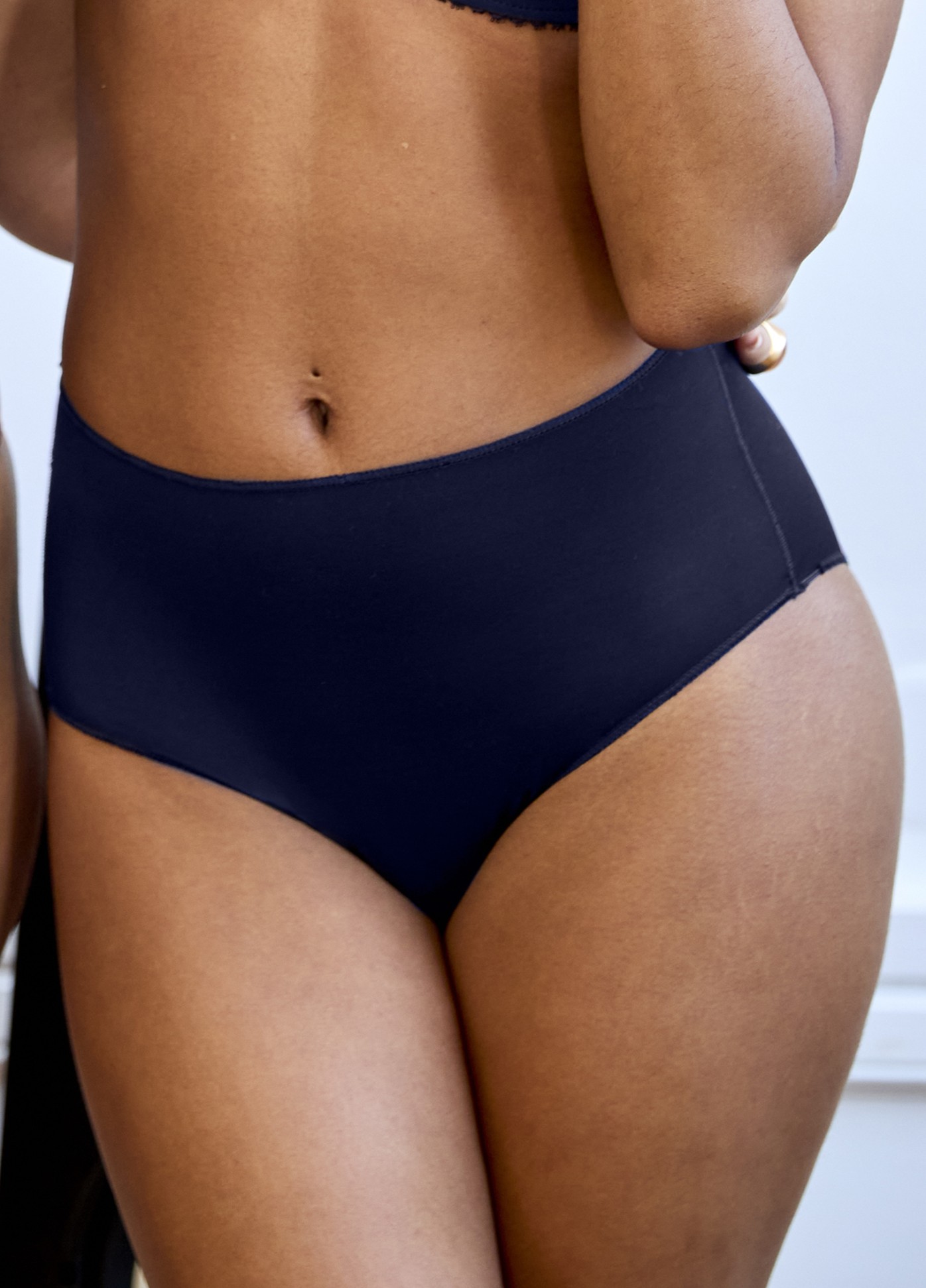 5304P-LES-INVISIBLES