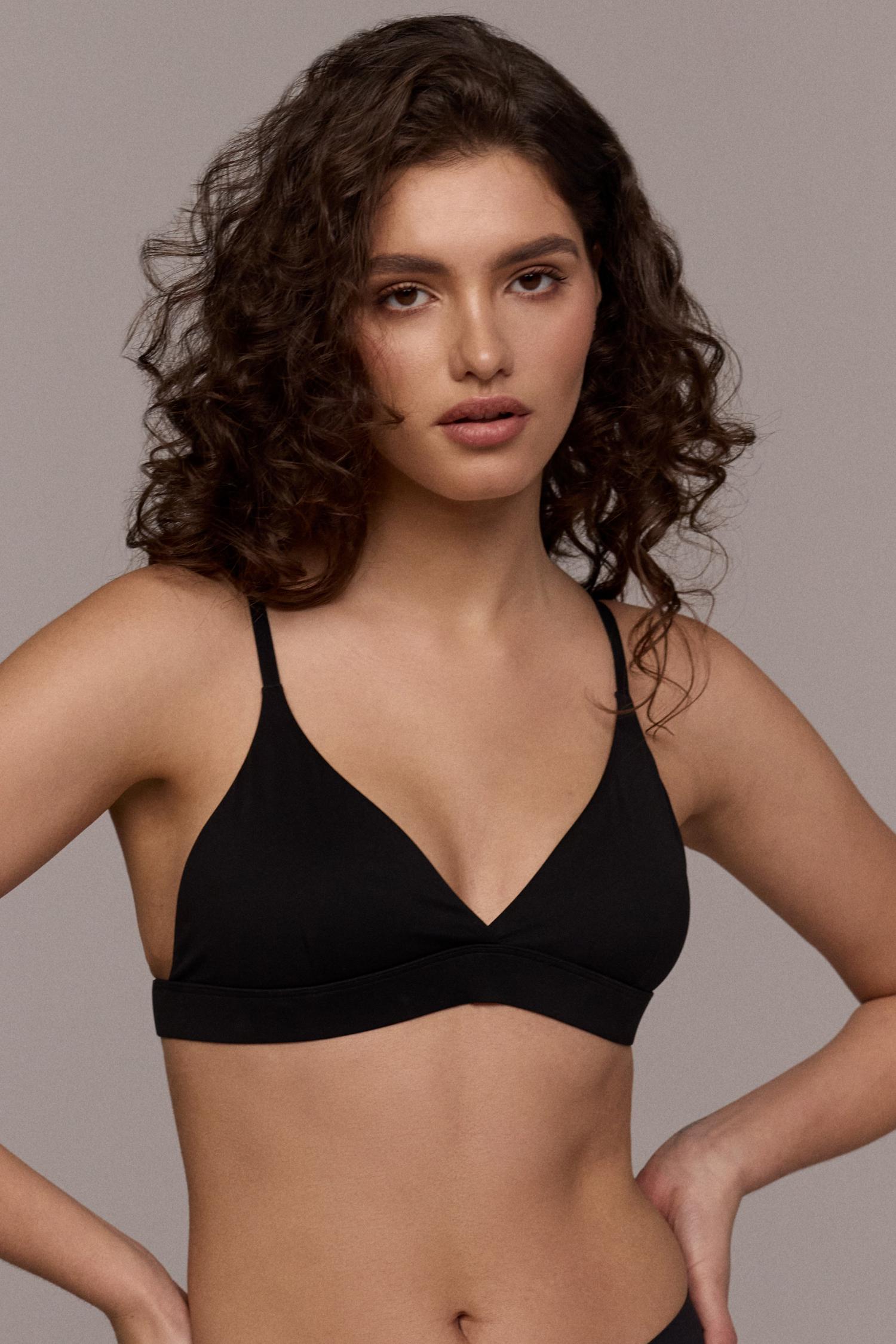 618780-BELLA
