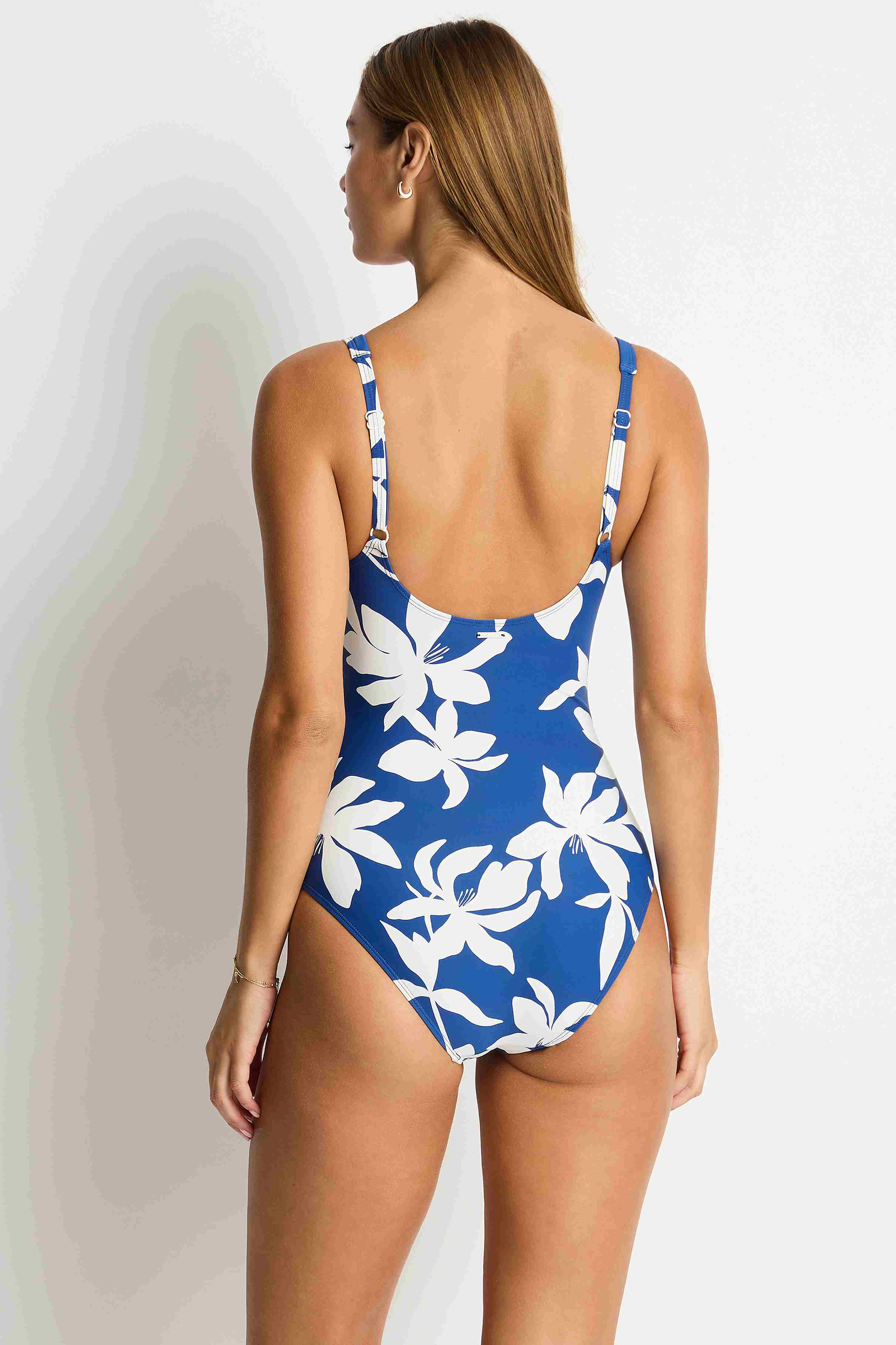 SL1083LE-LEILANA