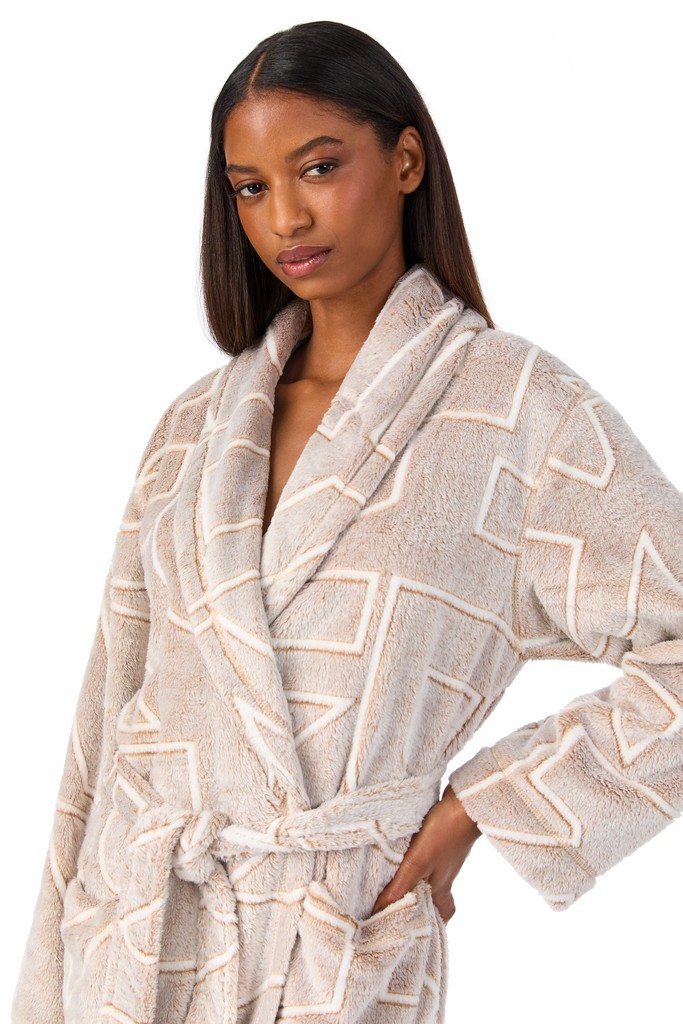 YI00077-SIGNATURE-ROBE