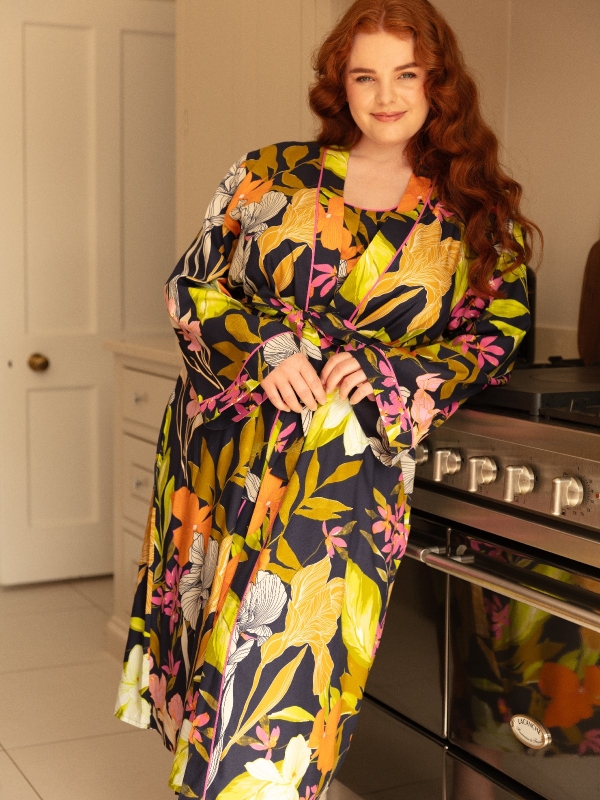 0074-AVERY-NAVY-FLORAL-PRINT-LONG-DRESSING-GOWN
