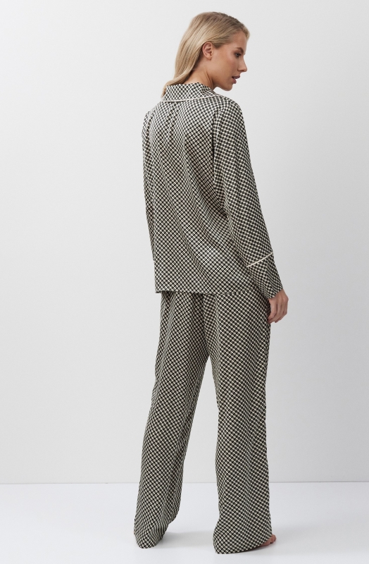 611665-ROMIE
