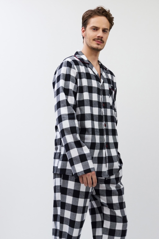 617765-ADRIAN