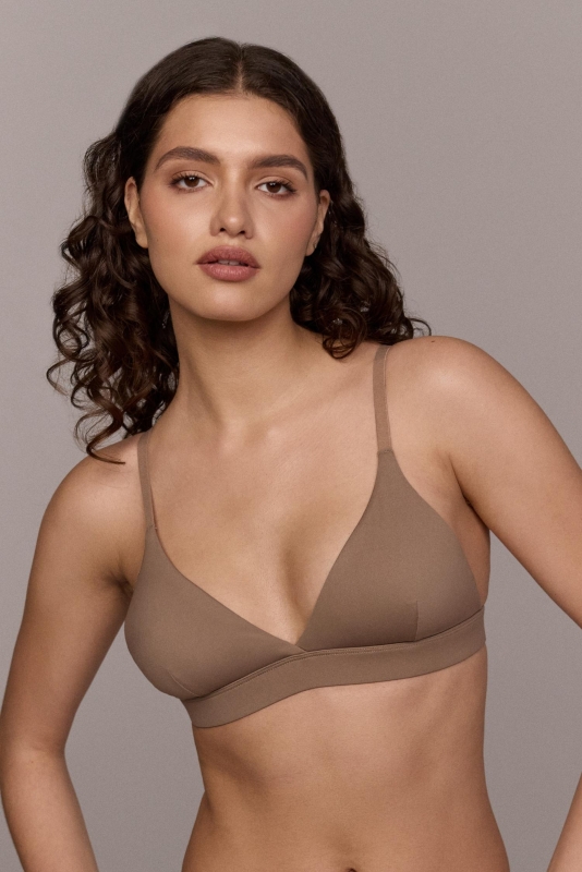 618780-BELLA