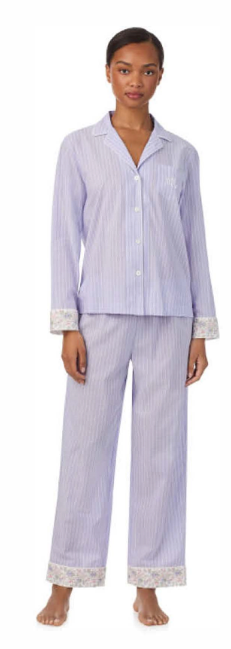 ILN92497-FASHION-LAWN